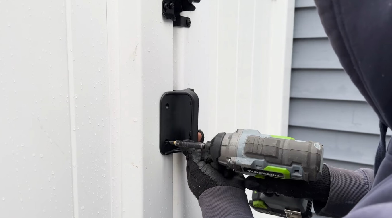 Reliable fence installation crew working in Gary, IN